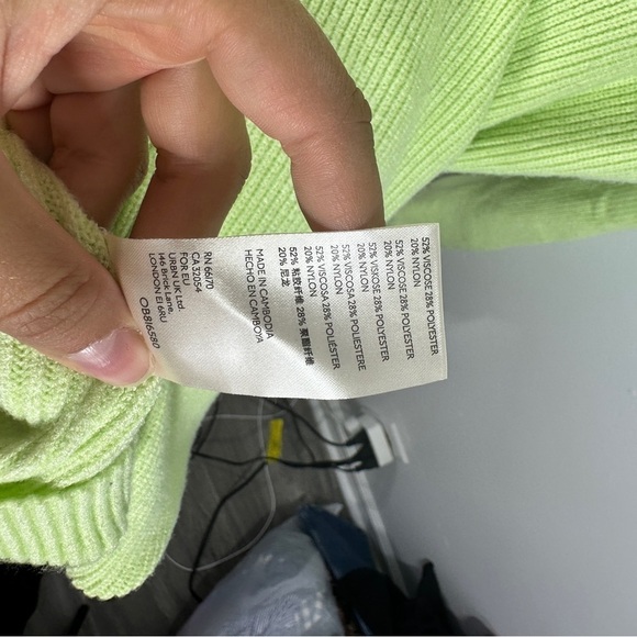 Free People Neon Green Turtleneck Sweater sz XS - Picture 3 of 4